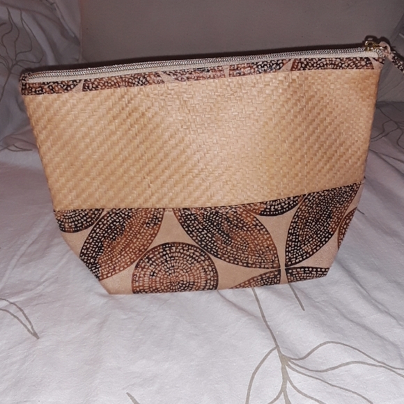 Avon Planet Spa cosmetic bag - Picture 1 of 4